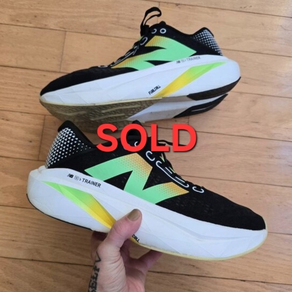 New BalanceFuelCell SuperComp Trainer v3 black running sneakersMENS 11